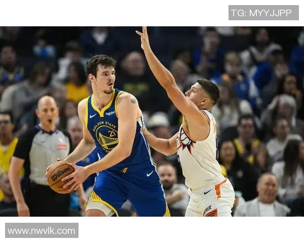 勇士队大胜太阳队，锁定西部第一的位置